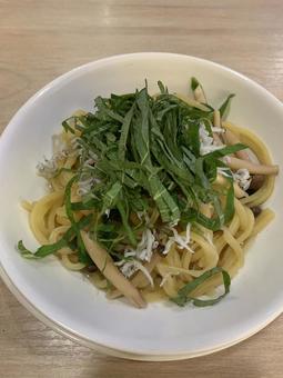 しらすと九条ネギのパスタ しらすと九条ネギのパスタ パスタ,イタリアン,美味しいの写真素材