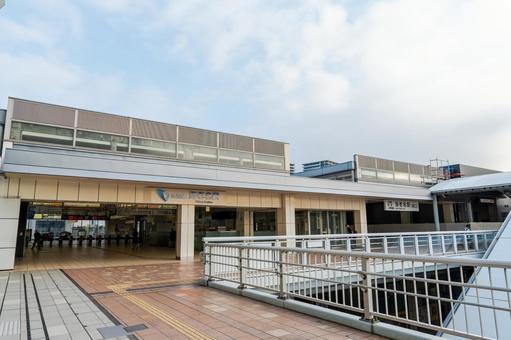 海老名駅東口の様子 海老名駅東口の様子 海老名,海老名駅,改札口の写真素材