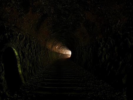 廃線のトンネル 廃線のトンネル トンネル,廃線,線路の写真素材
