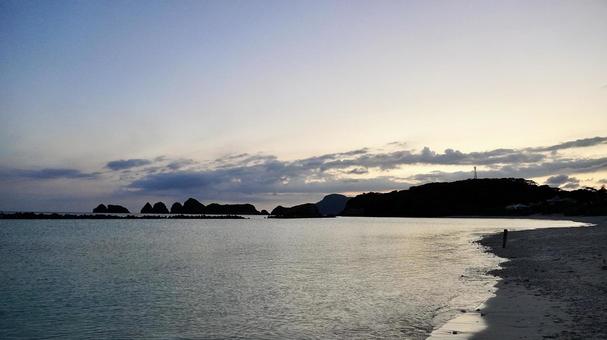 沖縄県慶良間諸島阿嘉島の前浜の夕方 沖縄県慶良間諸島阿嘉島の前浜の夕方 前浜,阿嘉,慶良間の写真素材