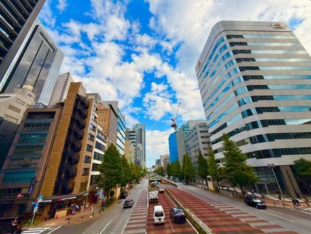 昭和通りと宝町のスカイライン 青空,空,空背景の写真素材
