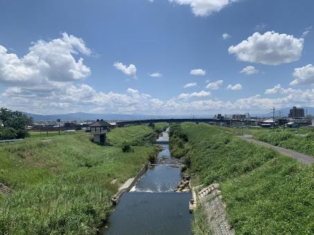 川と夏の快晴 川と夏の快晴 川,河川敷,快晴の写真素材