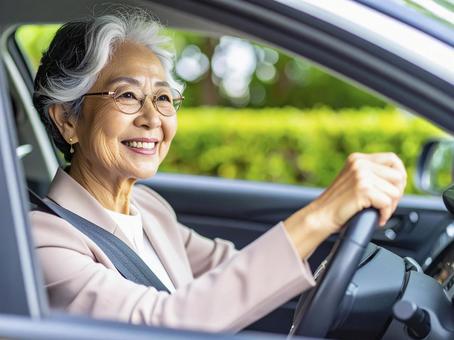 高齢者ドライバー　AI生成画像　　の写真
