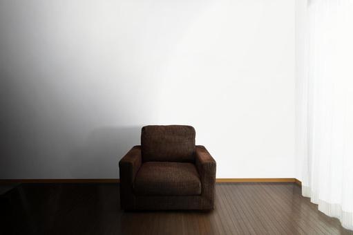 ソファーだけがある広い部屋　孤独 部屋,ソファー,孤独の写真素材