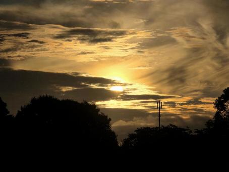 朝日と雲の写真