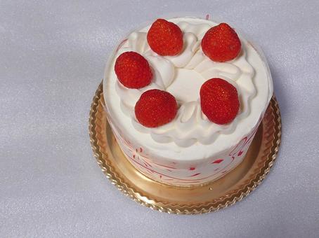 いちごのホールケーキ いちごのホールケーキ ケーキ,誕生日,いちごの写真素材