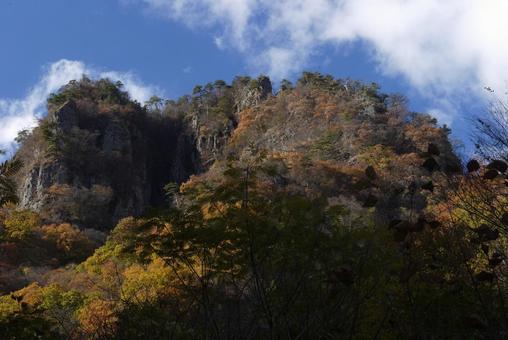 秋空と奇岩妙義山 秋空と奇岩妙義山の写真