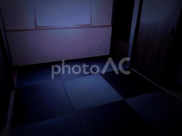 薄暗い和室のイメージ ホラー,停電,不気味の写真素材