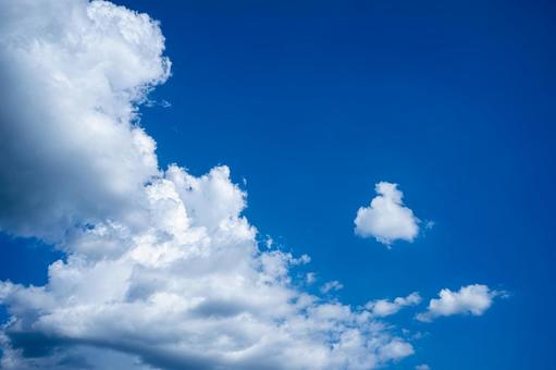 夏の入道雲と青空 夏の入道雲と青空の写真
