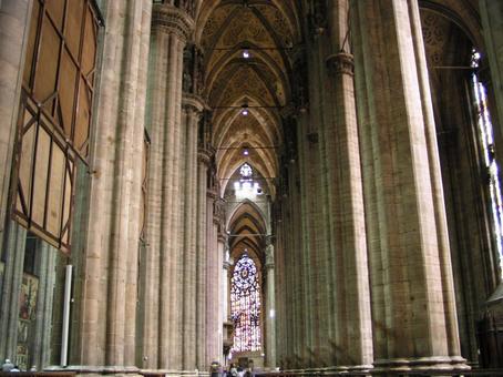 ミラノのドゥオーモ内部 ミラノのドゥオーモ内部 ヨーロッパ,イタリア,ミラノの写真素材