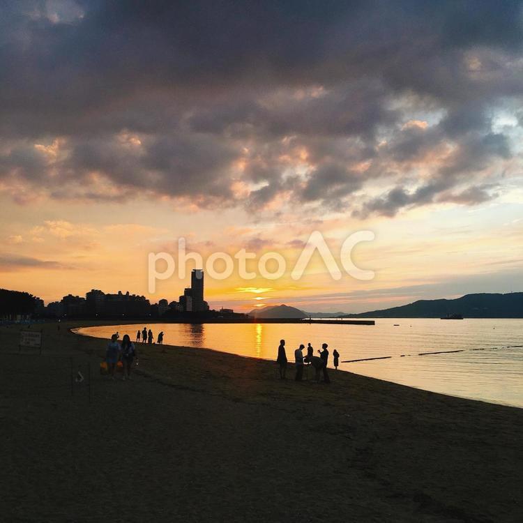 夕暮れ 日暮れ,灯台,浜の写真素材