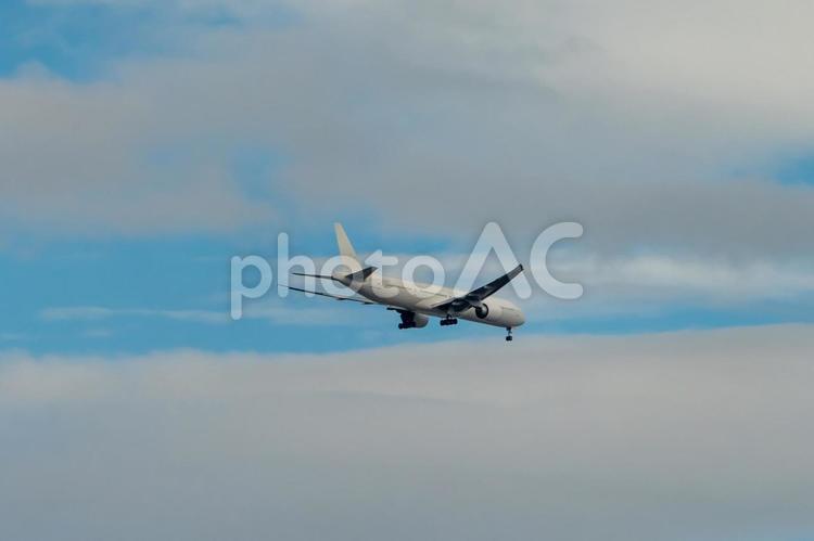 秋の空と飛行機１ 空,景色,飛行機の写真素材