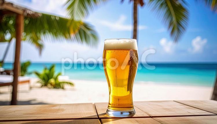 テーブルに置かれた生ビール　海 生ビール,ビール,生の写真素材