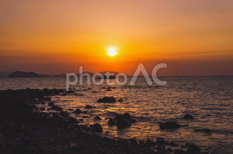 夕焼け　日本海　夕日 夕焼け,夕景,日本海の写真素材