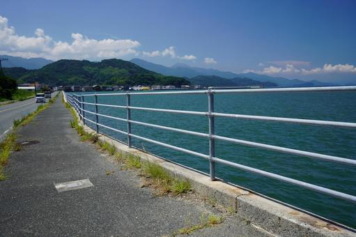 福岡 糸島海沿いのガードレール6 福岡 糸島海沿いのガードレール6 海,海辺,ガードレールの写真素材