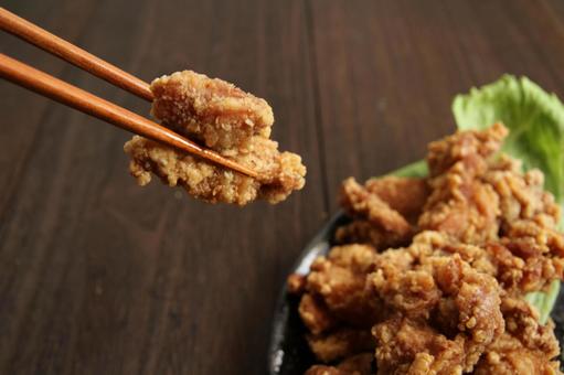 香ばしい唐揚げの美味しさ 香ばしい唐揚げの美味しさ 唐揚げ,鶏肉,揚げ物の写真素材