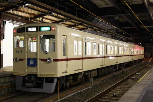 京王電鉄、6000系、リバイバルカラー 京王,京王電鉄,京王線の写真素材