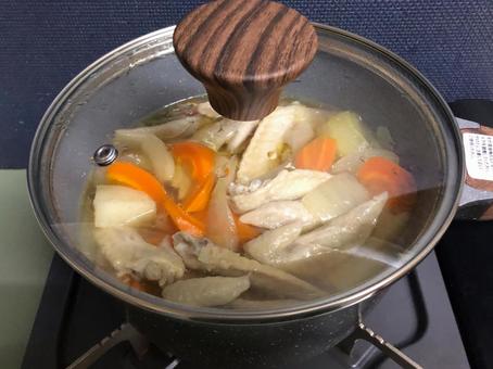 手羽先で作った和風味の煮物 手羽先で作った和風味の煮物の写真