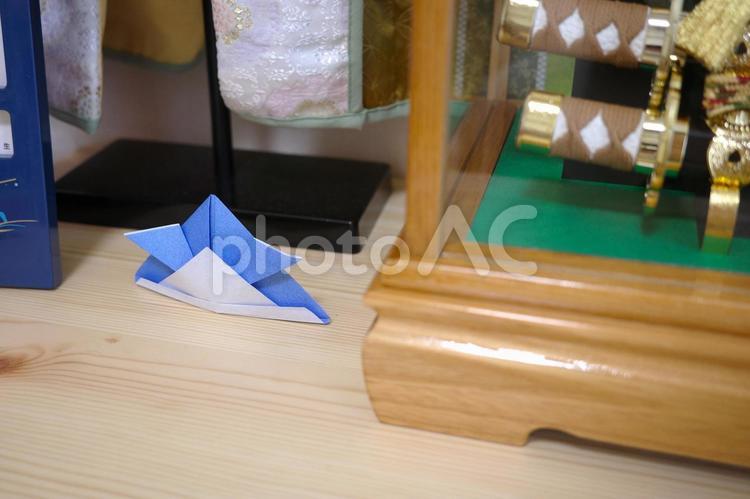 端午の節句飾り(陣羽織、兜、オルゴール) 端午の節句飾り(陣羽織、兜、オルゴール) 兜,子どもの日,五月人形の写真素材