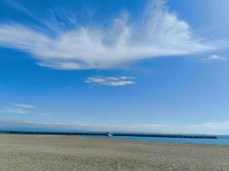 空と雲と海と 海,砂浜,海岸の写真素材