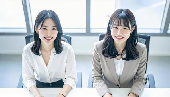 仲の良い職場の同僚の写真