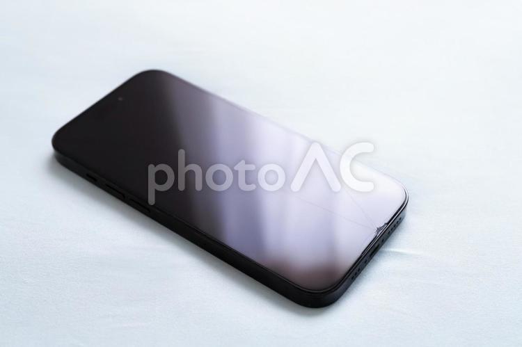 画面が割れたスマートフォン スマートフォン,スマホ,画面割れの写真素材