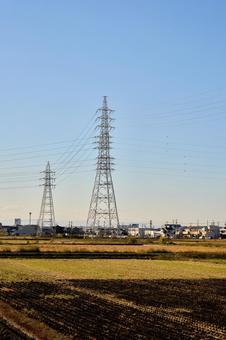 稲刈り後の田園と街並みの風景 田んぼ,秋,稲刈りの写真素材