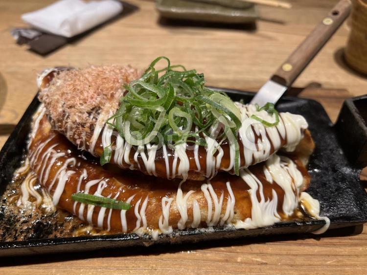 美味しそうな自然薯のお好み焼き 自然薯,お好み焼,鉄板の写真素材