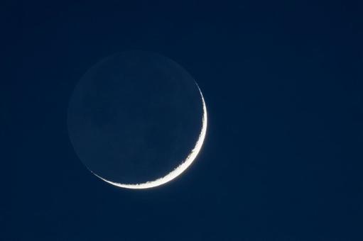 Faint crescent moon and earthshine, JPG Faint crescent moon and earthshine, JPG