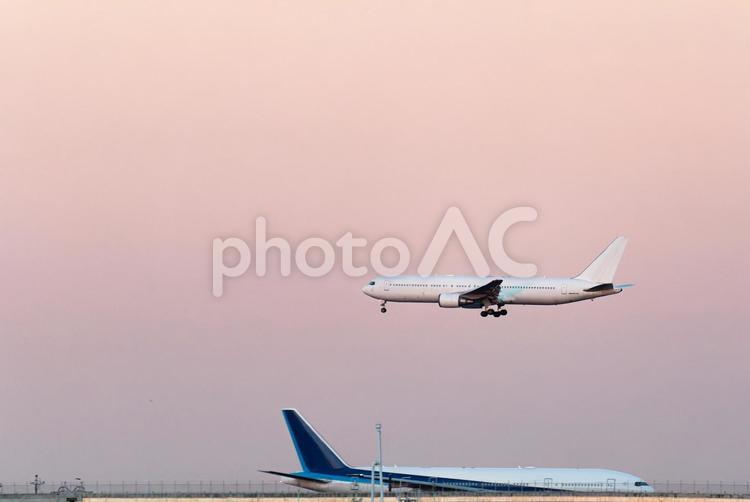 ２機のジェット旅客機 ジェット機,旅客機,空輸の写真素材