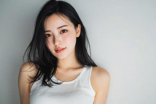 微笑みの美しい黒髪日本女性の写真