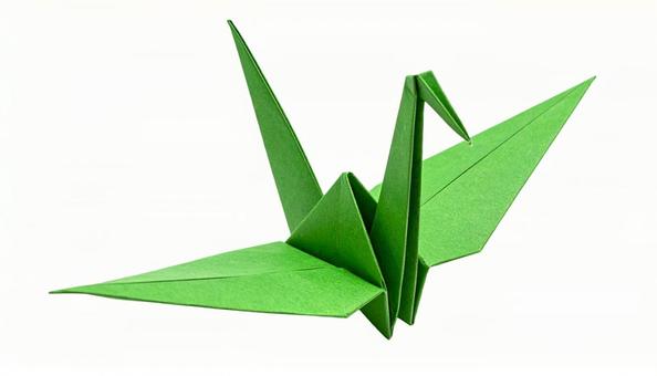 緑色の折り鶴　折り紙　（背景透過）の写真