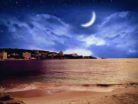 波の音と三日月 三日月,月,海の写真素材