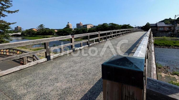 金沢を流れる浅野川にかかる梅の橋 金沢,石川県,浅野川の写真素材