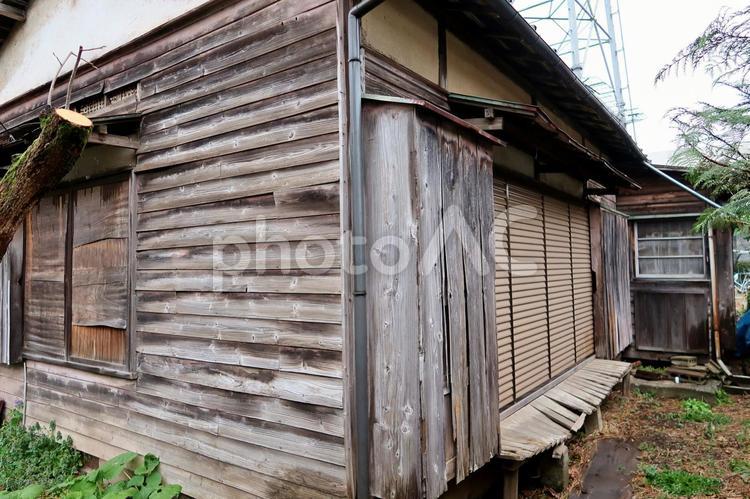 古い木造の家1 古い木造の家,木造住宅,古い家の写真素材