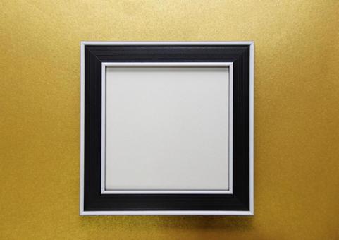 金背景_黒フレーム フレーム,枠,高級感の写真素材