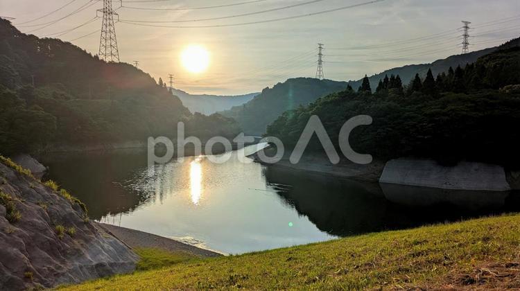金沢市の医王ダムの朝日 自然,朝,ダムの写真素材