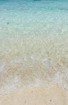 波と水飛沫 波と水飛沫の写真