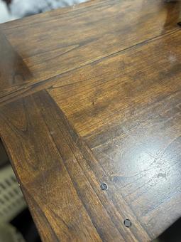 木のテーブル 木のテーブルの写真