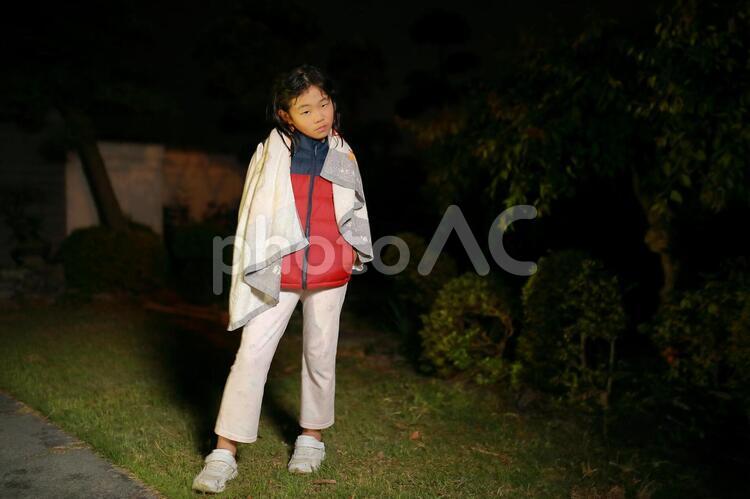 小学生　ポートレート 子供,女の子,ストロボの写真素材