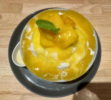 美味しいマンゴーかき氷 食べ物,フルーツ,デザートの写真素材