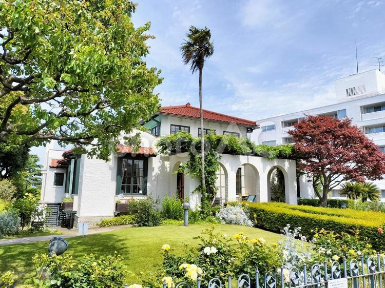 山手111番館　表通り左側から見る 山手111番館,旧ラフィン邸,横浜山手西洋館の写真素材
