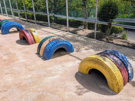 タイヤの遊具 2 タイヤの遊具 2 遊具,公園,タイヤの写真素材