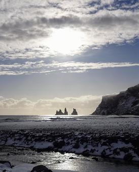アイスランド 空と台地 縦 アイスランド 空と台地 縦の写真