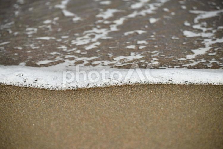 砂浜と波 波,砂浜,波打ち際の写真素材