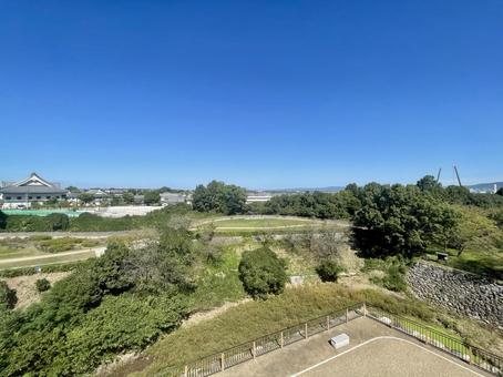 青空が広がる郡山城跡と風景 郡山城,城跡,奈良の写真素材