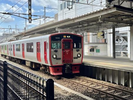 久留米駅に入る815系快速 鹿児島本線 jr九州,鹿児島本線,815系の写真素材