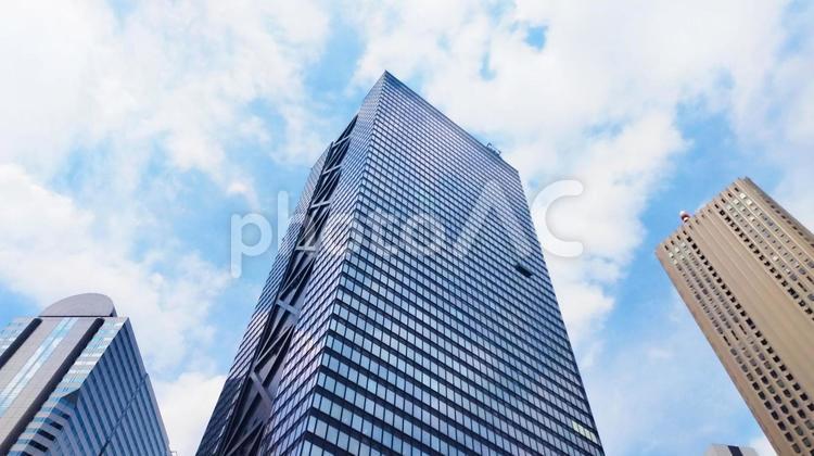 新宿の高層ビル群と青空を見上げる 高層ビル,ビル,オフィスビルの写真素材