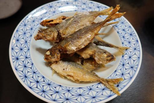 子アジのから揚げ(ややアップ) 子アジのから揚げ(ややアップ)の写真