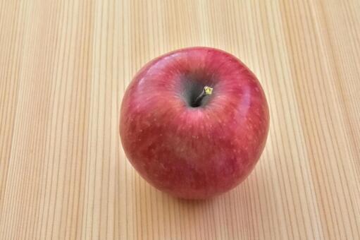 一個のリンゴ 一個,リンゴ,赤の写真素材